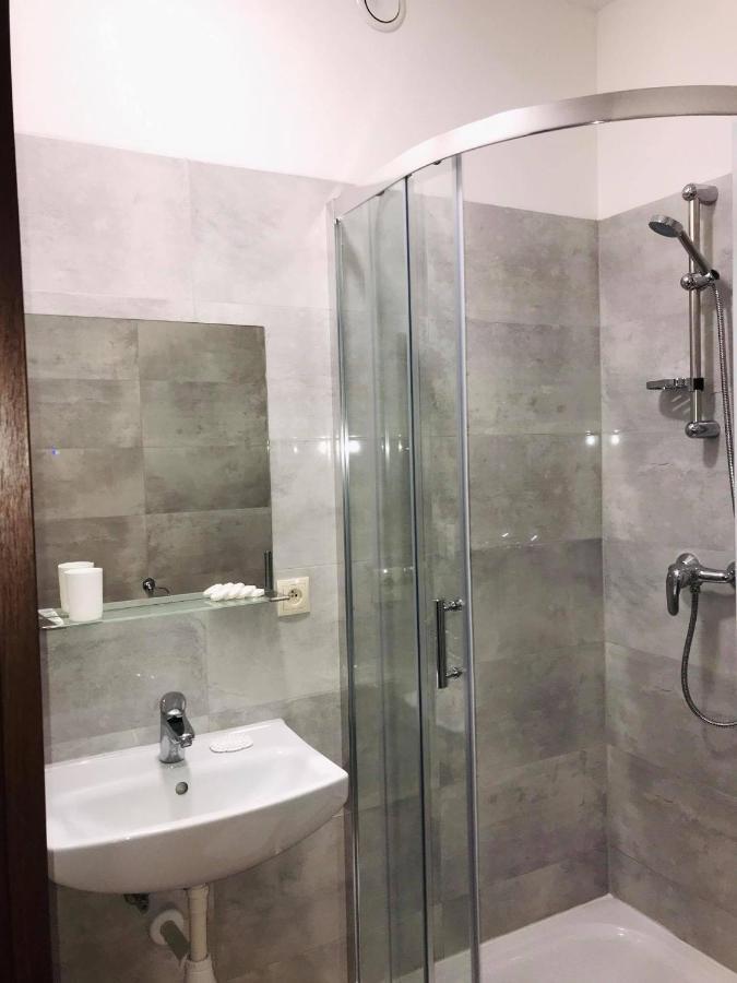 Aparthotel Astral Raszyn Esterno foto