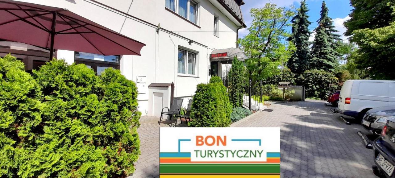 Aparthotel Astral Raszyn Esterno foto