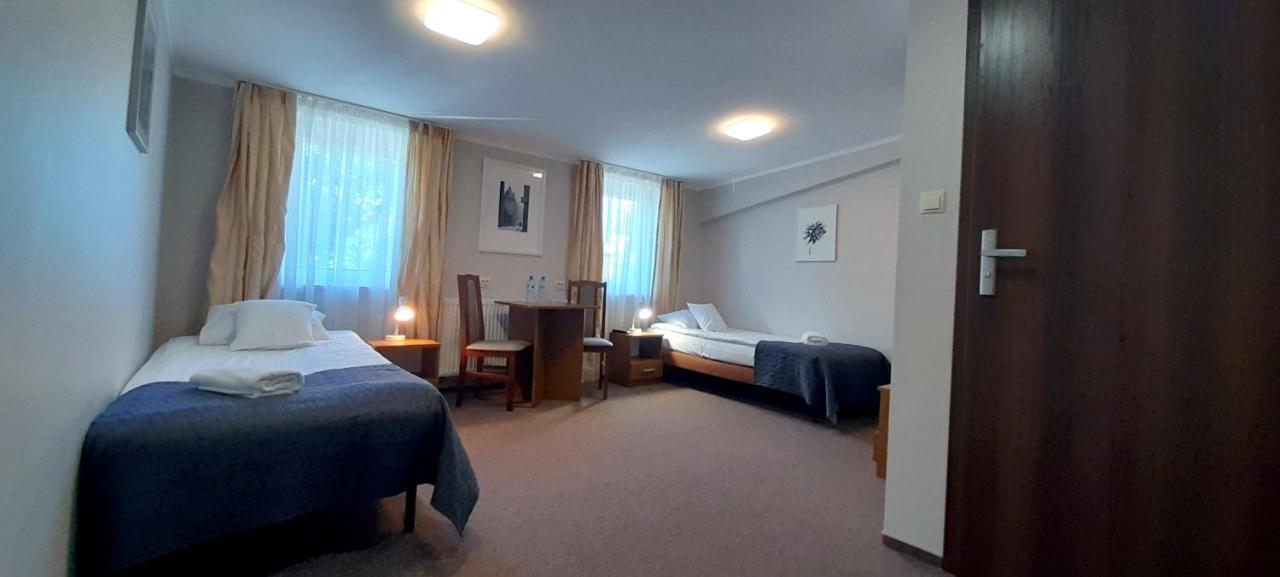 Aparthotel Astral Raszyn Esterno foto