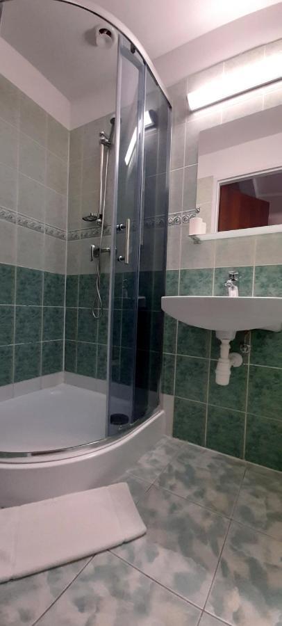 Aparthotel Astral Raszyn Esterno foto