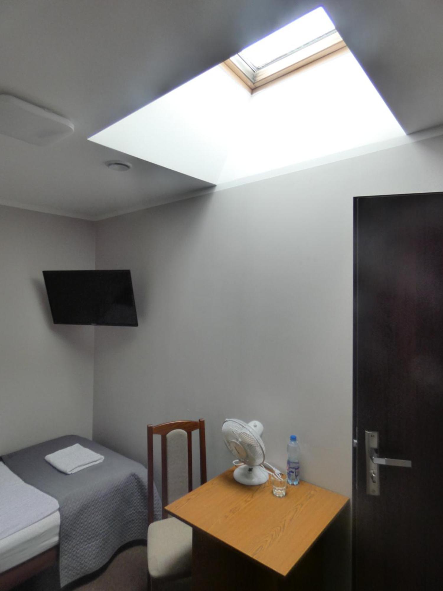 Aparthotel Astral Raszyn Esterno foto