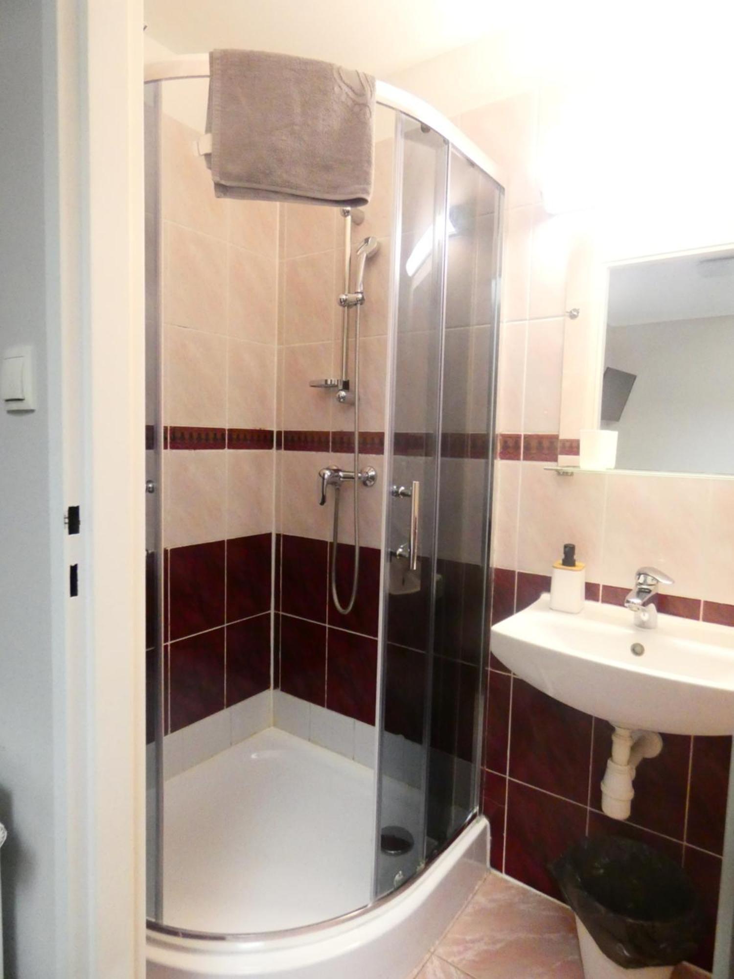 Aparthotel Astral Raszyn Esterno foto