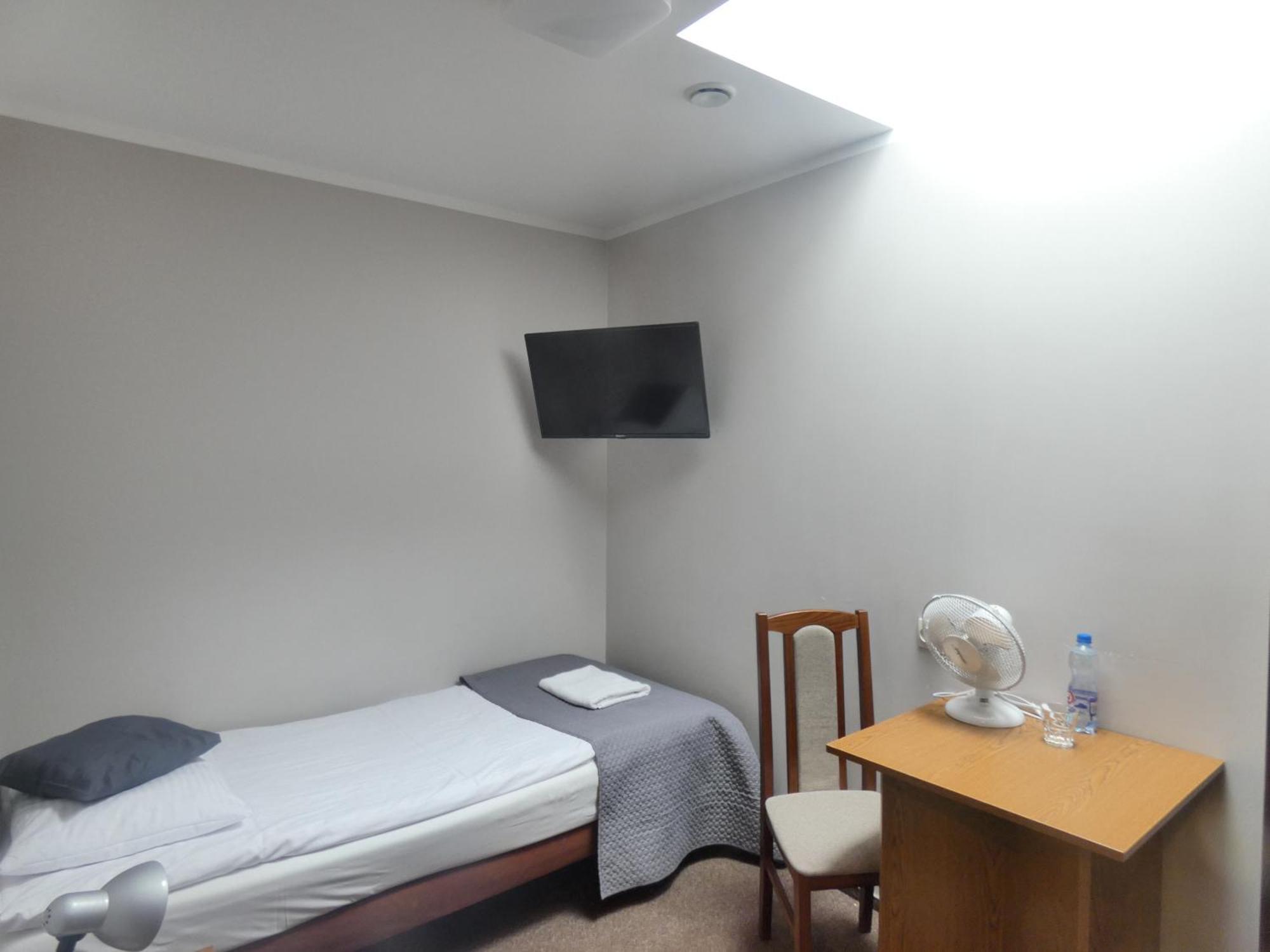 Aparthotel Astral Raszyn Esterno foto